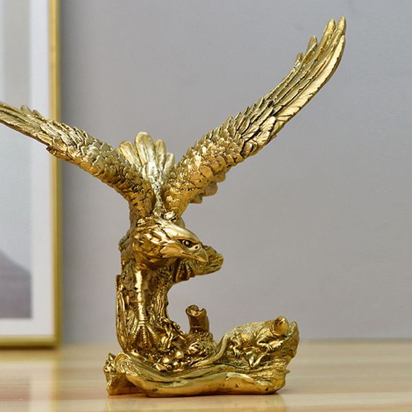 Nordic Resin Golden Eagle Animal Figurines Hawk Statue Craft Sculpture Ornement Home salon Room Office Bureau de bureau décor