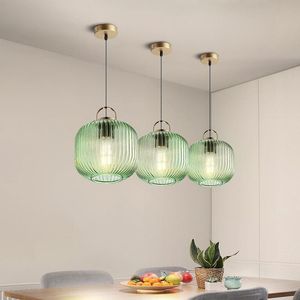 Lámpara nórdica para restaurante, porche, pasillo, mesita de noche, cafetería, Retro, E27, LED, Simple, de cristal verde, para casa de familia, lámparas colgantes de un solo cabezal