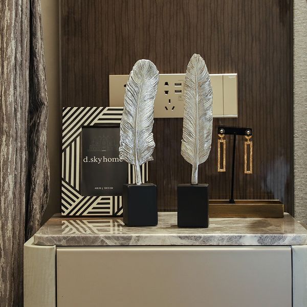 Style nordique créatif plume bibliothèque ornements Simple moderne maison salon décoration artisanat 210318