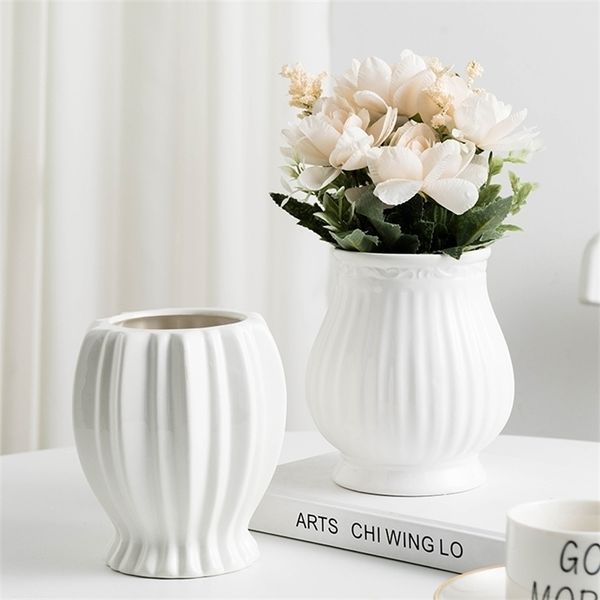 Nordic White Vase Vase céramique Jug Main Décoration Vintage S Home Fée Jardin Séché Fleurs Séché Pot Noël 211215