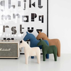 Nordic Houten Horse Ornaments Morandi Woondecoratie Accessoires Hout Kantoor Tafel Miniatuur Craft Work Baby Room Nursery Decor 210804