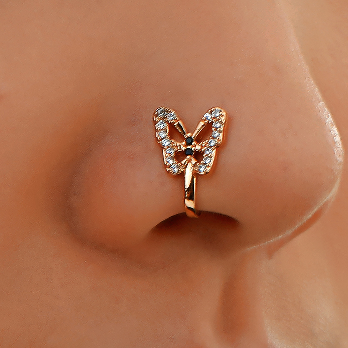Pinces-nez anneaux goujons cerceaux pour femmes bijoux de corps non perçants papillon cristal U forme cuivre or couleur en gros 2023 nouveau