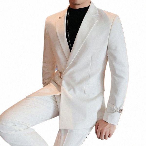 Muesca de solapa Trajes blancos / negros Ropa de boda Diseño de cinturón 2 piezas Chaqueta Pantalones Blazer Pantalones a medida Conjuntos de hombres Ropa de fiesta Traje o2yF #