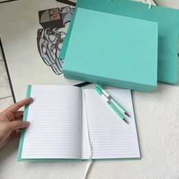 Cuaderno al por mayor al por mayor al por mayor y diseñador set de lápiz de pluma firmante y caja de regalo de estudiante perfecta