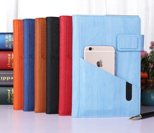 Notebooks A5 Nom du logo Personnaliser PU Planificateur de carnet avec carte Téléphone Magnet boucle boucle en bois couverture des enfants Gift pour enfants