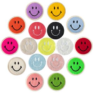 Noties 16 PCS Smile Face Patch Cute Iron on Patches 2,8 inch Chenille Preppy Happy Face Borduurwerk Applique voor rugzakken hoeden kledingjassen decoratief diy ambacht