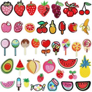 Noties 40 stuks geassorteerde stijlen ijzer op patches fruit snoep anime geborduurd naaide decoratieve applique patch voor diy jean jassen shirts tas caps