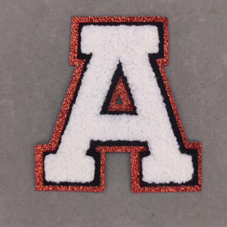 Nozioni da 8 cm Patch adesivi varsity Chenille Lettere inglesi A-z su patch di riparazione Alphabet Cucitura Appliques Distintivi di abbigliamento 13 colori