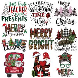Begrot Big Christmas Heat Transfer Stickers Iron op schattige cartoon Xmas letters Patches Decals Appliques voor T -shirt kussen Diy Decorations