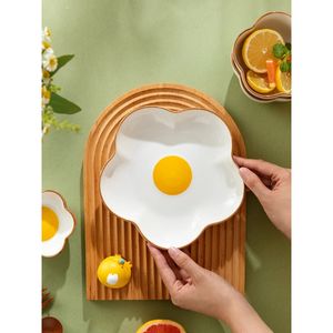 Nouveauté assiette en céramique belle forme d'oeuf à frit