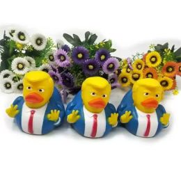 Novedad Divertido PVC Trump Ducks Baño de dibujos animados Juguetes de agua flotante Donald Trump Duck Challenge Presidente MAGA Suministros para fiestas Regalo creativo 8.5x10x8.5cm 1109