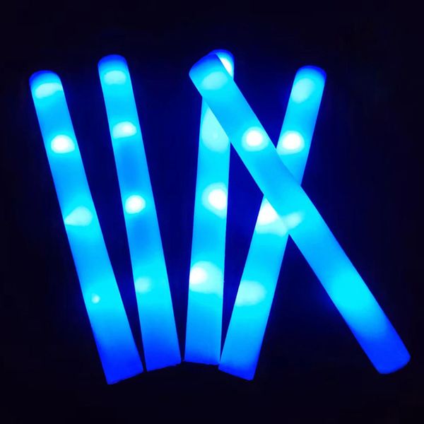 Jeux de nouveauté 30pcs / lot LED Tube Stick Glow Mousse Bâtons Neon Bar Light pour Homme Femmes Acclamations Musique Bar Party décoration 230617