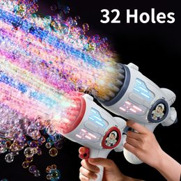 Juegos novedosos 32 hoyos Máquina de burbujas para niños Juguetes Luz LED Forma de astronauta Pistola de burbujas de jabón automática eléctrica para niños Juguetes al aire libre Regalos 230706