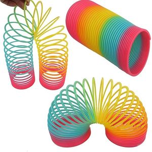 Jeux de nouveauté Couleur Rainbow Circle Jouets magiques drôles Développement précoce Éducatif Pliant en plastique Bobine à ressort Créatif Magique pour enfants 230322