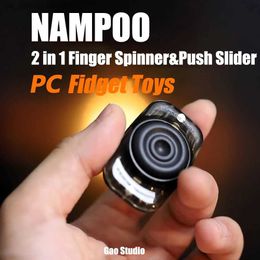 Jeux de nouveauté Gao Studio Nampoo fidget Spinner pousse le curseur 2-en-1 Toys pour soulager le stress Creative and Innovative Toy Gifts Towing Q240418