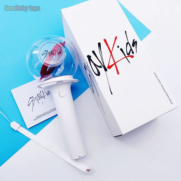 Nouveauté Jeux Kpop Stray Enfants Lightstick Support Concert Main Lampe Glow Light Stick Party Flash Lampe Fournitures Jouet Filles Cadeau 230606