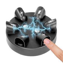 Nieuwheid Games lie Detector Test Shock Finger Game Shocking S Roulette Cogs of Fate Funny Electric Amazing Chance Toy Hand Buzzer Games 230311