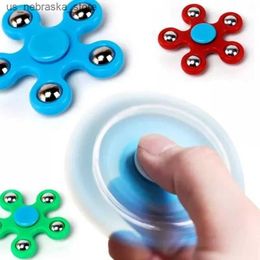 Nieuwheid Games Nieuwe Fidget Spinner Toy Autisme Emotioneel knijpen en stressverlichting Plezier Klein gereedschap Fliping en Roterende Fidget Toy Childrens Gift Q240418