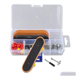 Nieuwigheid Spelletjes Plastic Mini Vinger Schaatsen Bord Tafelspel Speelgoed Kinderen Skateboard Kinderen Scooter Skate Educatieve Geschenken 220608 Drop De Dhwin