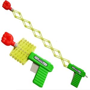 Nieuwigheid Games Intrekbare Vuist Shooter Trick Toy Gun Funny Child Prank Toys Kids Plastic Festival Cadeau voor de lol Klassiek Elastisch Telescopisch 230718