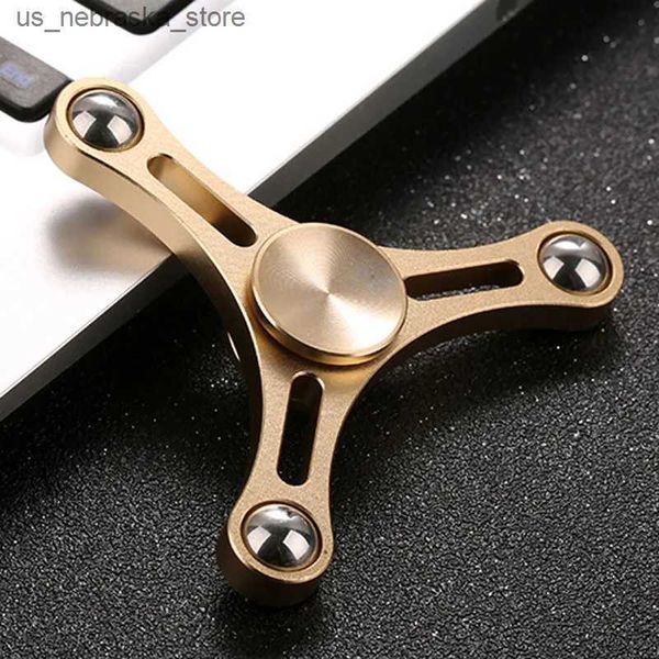 Jeux de nouveauté Trois Rotation Fidget Fun Children and Adults Toy Spinner Metal Edc Hand for Autism Hyperactivity Trouble Puzzle Anti Stress B0127 Q240418