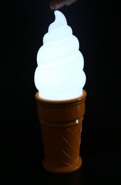 Lampes à crème glacée de nouveauté LED ATTRIMANTE LEMIR NUILLE POUR LES ENFANTS ENFANTS CONE CONILITÉ TABLE DE CHAMBRE DE CHAMBRE DE CHAMBRE DÉCORT7795182