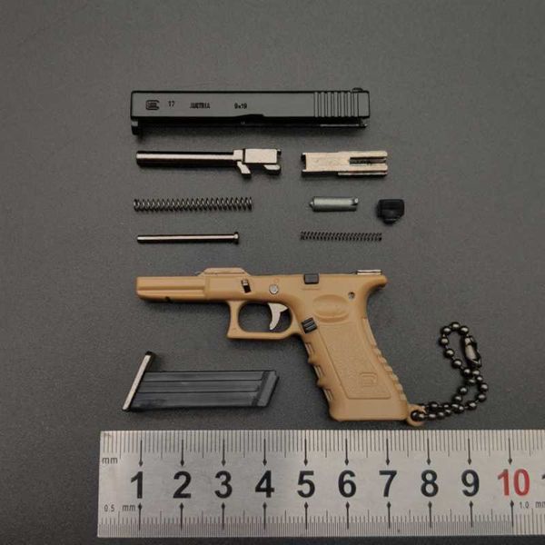Artículos novedosos 1 3 Glock G17 Modelo Desert Eagle Semi-aleación Llavero Regalo Colgante Adornos Juguete para niños Modelo Pistola G230520