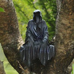 Artículos novedosos Estatua de ranura negra con túnica negra Nightcrawler Resin Garden Figurine Ornament Horror Horror de escultura de escultura Decoración de escritorio J230815