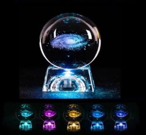 Nieuwe items Crystal Ball 3d Galaxy Milu Deer Model Glassbol met LED -basis K9 LAMP NACHT LICHT LIMEERD KLEURE THUIS