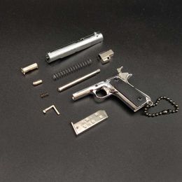 Nieuwheid items eten kip pubg 1 3 full metal pistool model legering imperium 1911 afneembaar speelgoed sleutelhanger hanger cadeau g230520