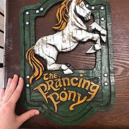 Nieuwheid items gratis schip Longma Resin ambachten moderne thuiswall art decoraties Lord of the Prancing Pony and the Green Dragon Pub Signs Set G230520