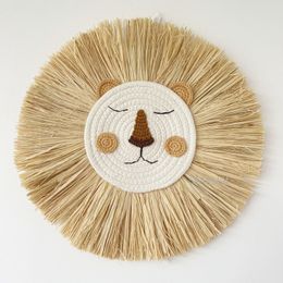 Articles de fantaisie INS Décoration murale de lion faite à la main nordique Fil de coton Paille Tissé Tête d'animal Ornement suspendu pour chambre de bébé Décoration 230428