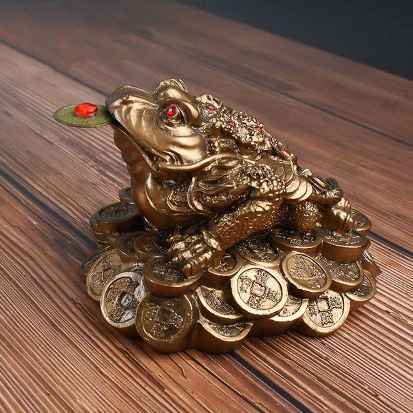 Artículos novedosos Lucky Golden Toad Ornament Feng Shui Toad Money Lucky Fortune Chinese Golden Frog Toad Coin Home Office Desktop Ornament G230520