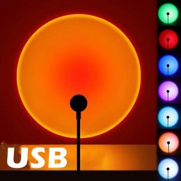 Nieuwe items RnntuU LED USB Sunset Lamp Projector Home Decor Night Light Portable Mood Light For Living Room Wall Pography Neon Lights 230821
