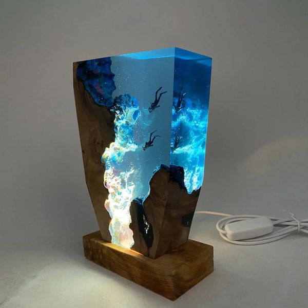 Articles de nouveauté Organisme du monde des fonds marins Résine Lampe de table Créative Art Décoration Lampe Plongée Cave ExplorationThème Nuit USB Charge 231216