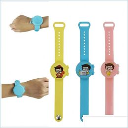 Articles de nouveauté Bracelet Sile Montre de mode Désinfectant pour les mains Bracelets Portable pour enfants Laver Forme ronde Mélanger Couleur Coffre-fort 15Ak F2 Dr Dhsdq