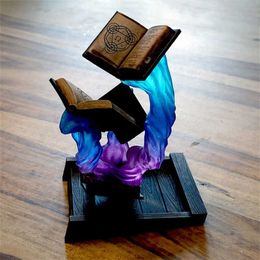 Nieuwe items Tomes of Magics Dice Tower Magics Dice Tray Big Book Ornamenten Grote Tuin Gnome Sculpture Standbeeld Decoratie voor Game D D RPG G230520