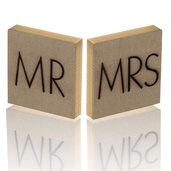 Artículos novedosos, regalo de decoración de boda para el Día de San Valentín, adorno tallado de doble cara Mr Mrs, letras de novia, artesanías de madera