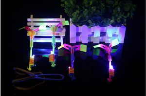 Outdoor LED Katapult Raket Bamboe Dragonfly Parachute Licht Schieten Katapult Vliegende Pijlen Kinderen Speelgoed voor Kinderen Jongen Geschenken