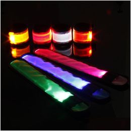 Novedad Iluminación LED Slap Band Pulsera luminosa en la oscuridad Brazalete intermitente Crecer Equipo para correr Luces de entrega Dh1Ha