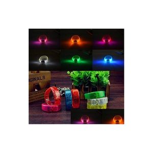 Novedad Iluminación Música Activada Control de sonido Pulsera LED Iluminar Pulsera Club Fiesta Bar Alegría Anillo de mano luminoso Glow Stick Cerca Dh7Du