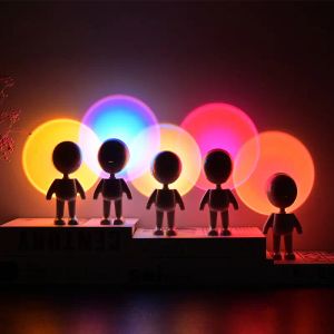 nouveauté éclairage Sunset Lamp 7 Couleurs Astronaute Sunset Projection 360° Rotation LED Luminosité Tactile Réglable Projecteur Lumière Mood Lights avec USB