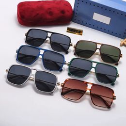 Maintenant des lunettes de soleil designer Classic Eyeglasse Goggle Outdoor Sun Designer Metal Framers Designers Rays Sun Glasses Femme