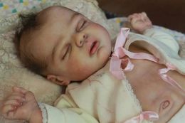 NPK 20 inch Reborn Doll Kit Kiara Onvoltooide Ongeverfd Frisse Kleur Blank met doek Lichaam 240306