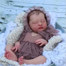 NPK Klaar om 20 inch Reborn Doll Kit Laura te verzenden Onvoltooide DIY Doll -onderdelen met stoffen lichaam Verse kleur 220810