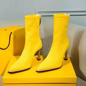 NUBUCK Dames Leren enkellaarzen Tooling Naakte Puntige Toeen Single Dames Schoenen Korte Boot Martin Sneakers Hoge hakken Jurk Bruiloft Sandalen Booties