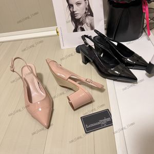 Nude Black Patent 2C Ballet Flats 4,5 cm Talons Slingbacks Designer Sandale High Heels Chaussures Femme Robe de fête Chaussure