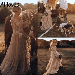 Naakt Champagne Country Western Bruidsjurken Retro Cowgirl Lange mouw V-hals Bohemian Lace Bruidsjurken Chic Sweep Train Tulle 240O