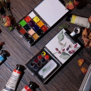Numéro de style littéraire aquarelle Pigment emballage Iron Box Palette de couleurs portables Art Tools Tools Outdoor Sketching Supplies