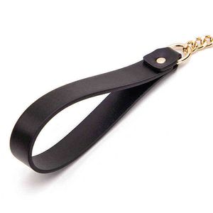 NXY Juguetes para adultos BLACKWOLF Slave Bondage Collar Cuero de lujo Restricción del cuello Cadena de oro Correa BDSM Juguetes sexuales eróticos para mujeres Parejas Juegos para adultos 1203